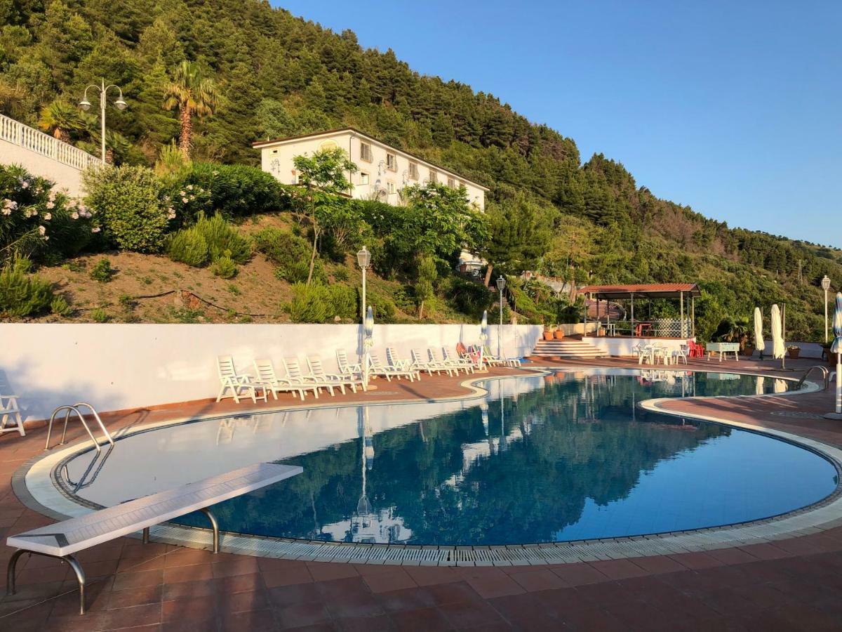 Hotel Residenza Del Golfo 普拉亚·阿马勒 外观 照片