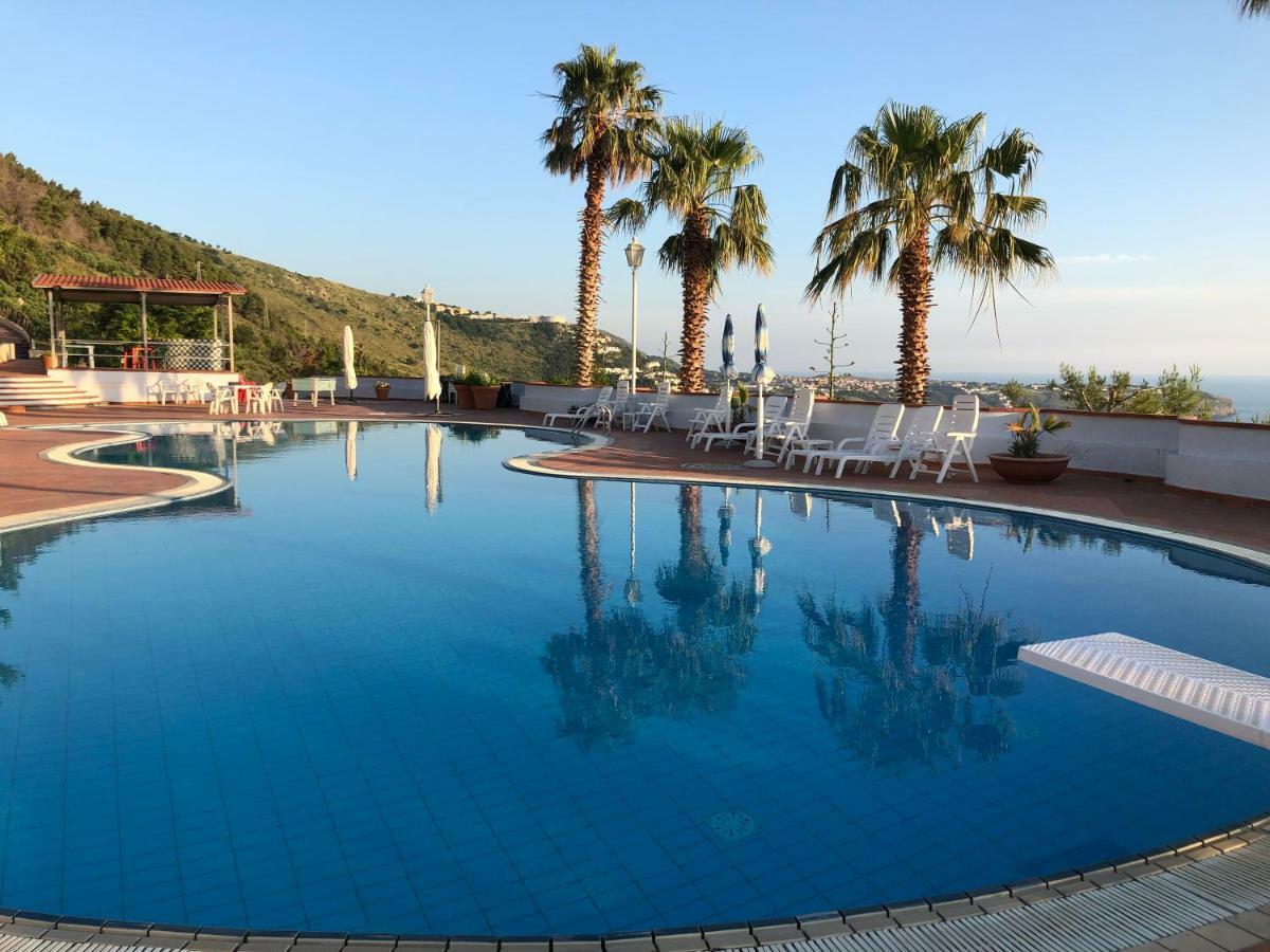 Hotel Residenza Del Golfo 普拉亚·阿马勒 外观 照片