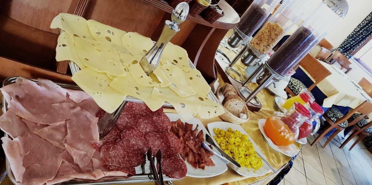 Hotel Residenza Del Golfo 普拉亚·阿马勒 外观 照片